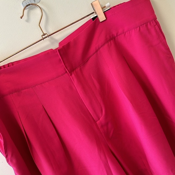 Torrid • Wide Leg Studio Crepe Shorts Hi-Waist Color: Pink Peacock • Sz 22 • NWT - Picture 2 of 12